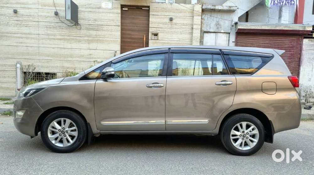 Toyota Innova Crysta 2.8 Zx At 7 Seater, 2017, Diesel