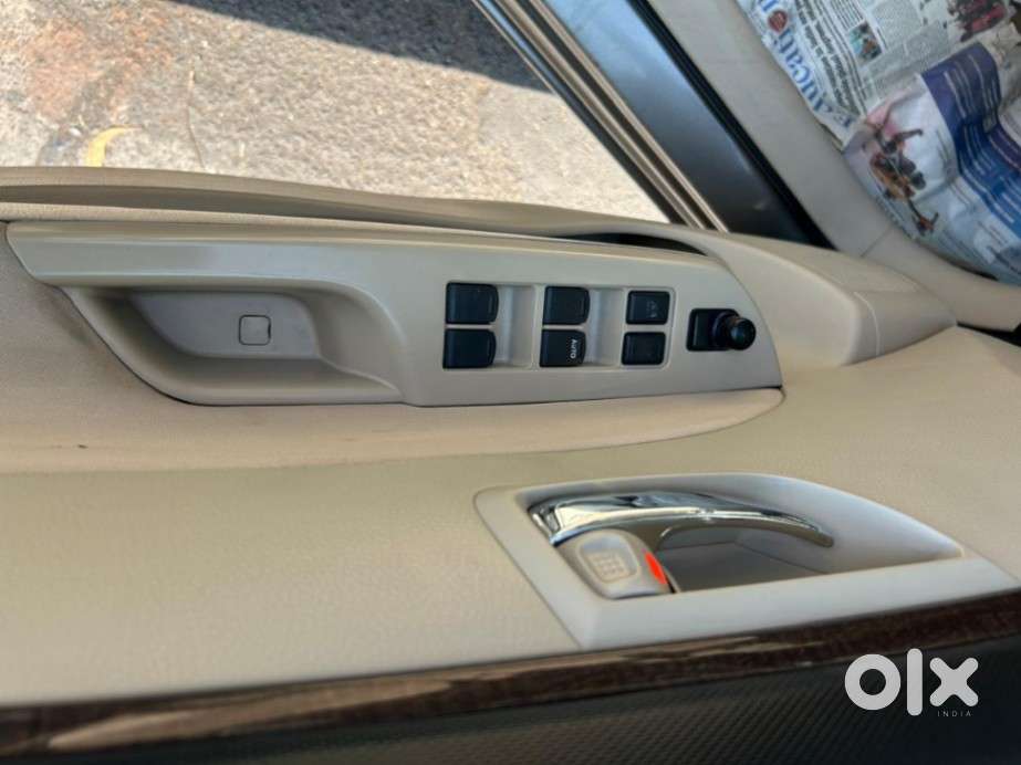 Maruti Suzuki Swift Dzire Amt Vxi, 2016, Petrol