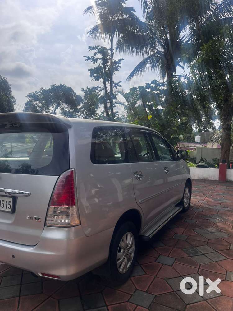 Toyota Innova Diesel 2011