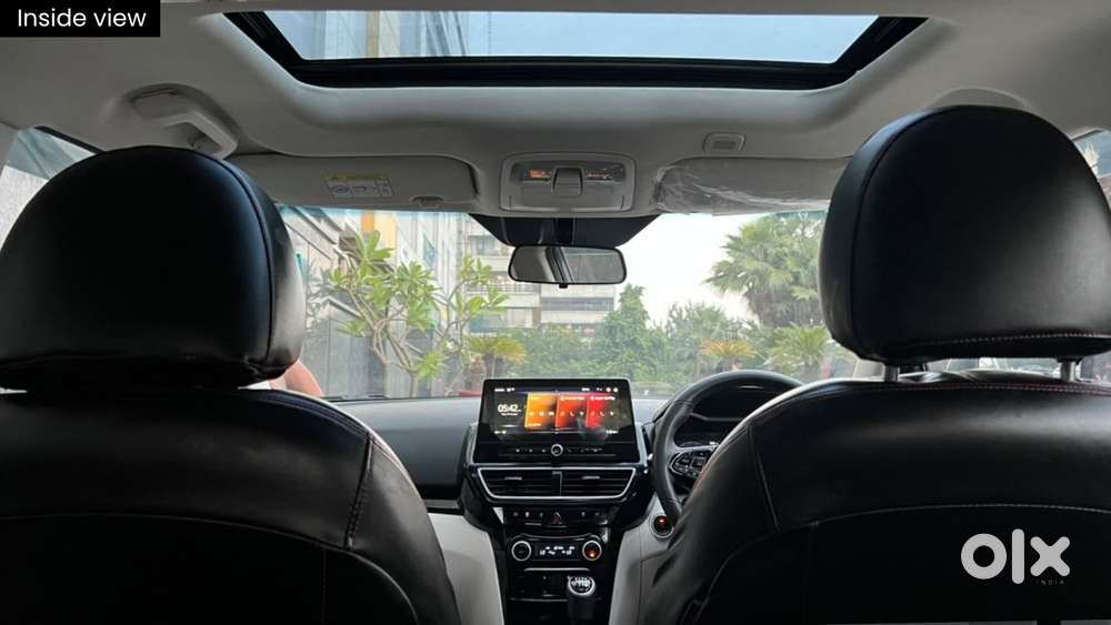 Mahindra Xuv 3xo Ax5 Pm Mt, 2024, Petrol