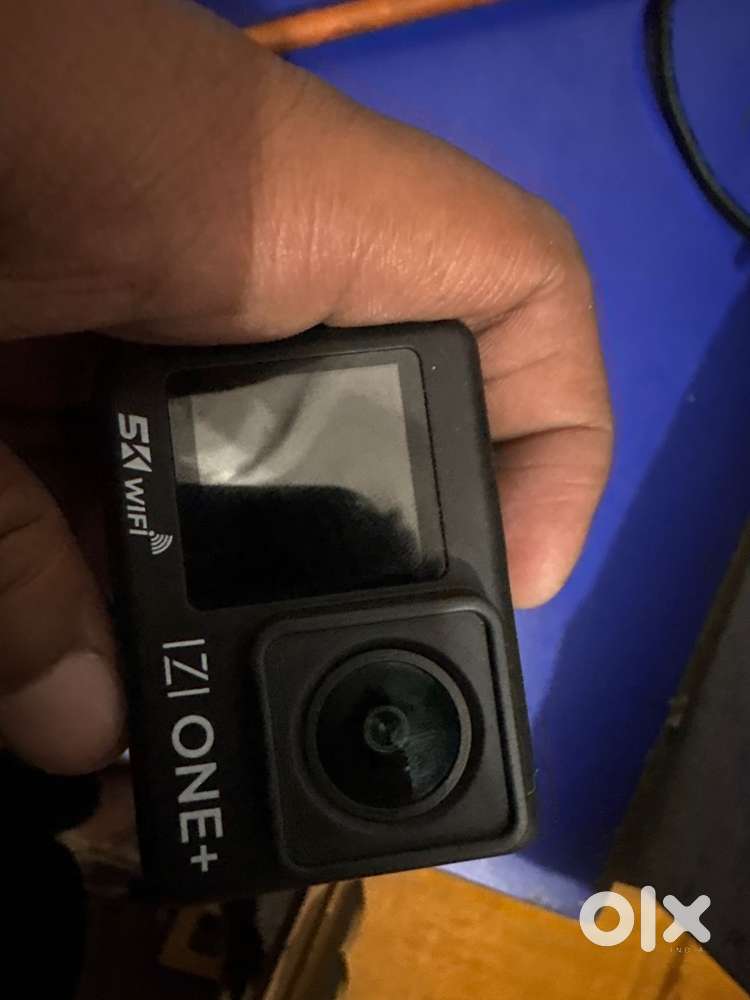 IZI ONE+ 5k action camera full kit