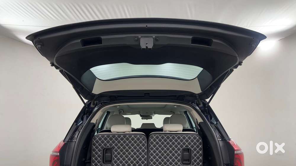 Mahindra Xuv700 2.0 Ax 7 Petrol At Luxury Pack Str, 2022, Petrol