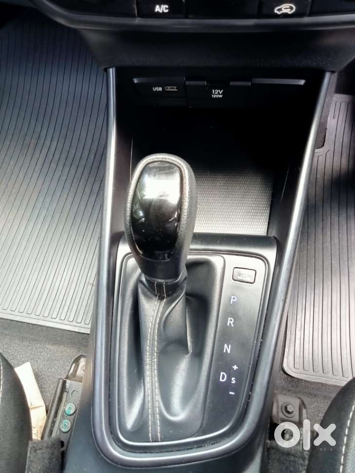 Hyundai I20 Sportz 1.2 Ivt, 2022, Petrol