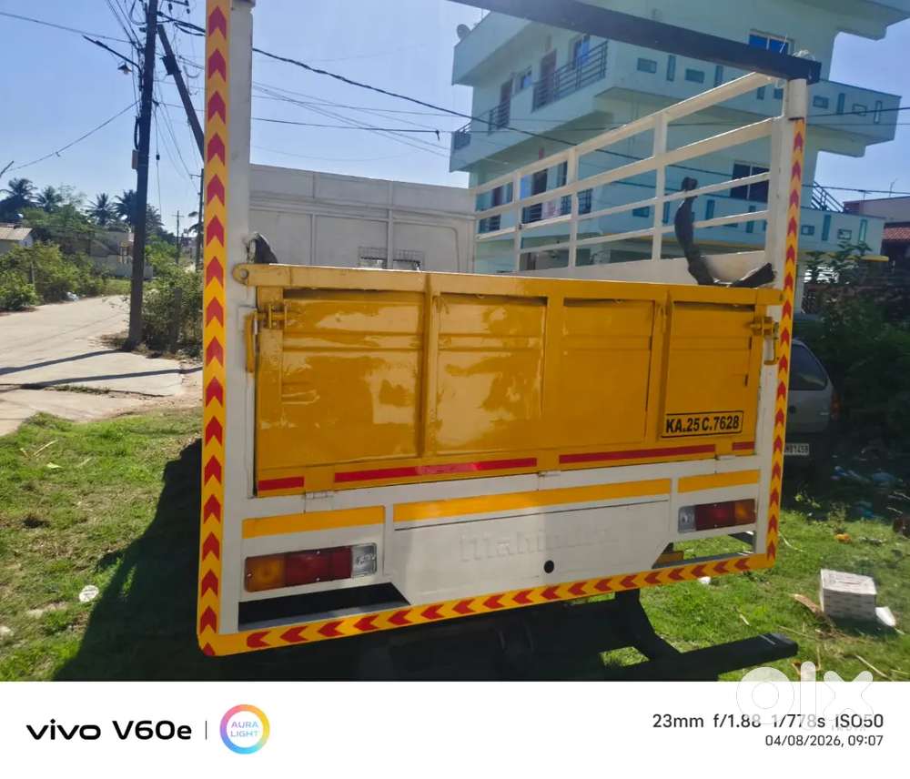 Mahindra Maxx 2010 Diesel 130000 Km Driven