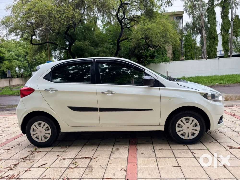 Tata Tiago Xe, 2019, Petrol