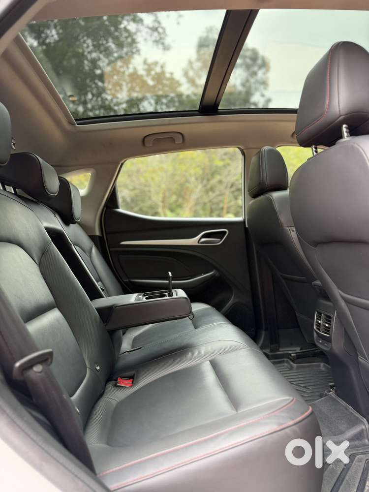 Mg Zs Ev Exclusive Iconic Ivory, 2023, Electric