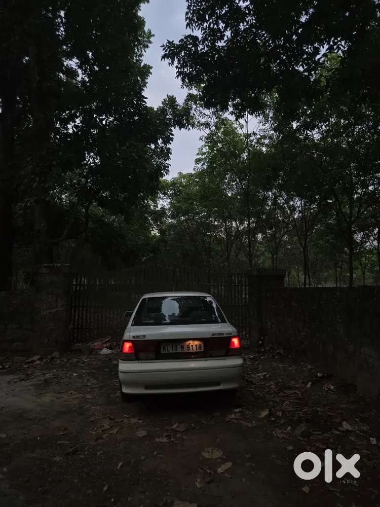 Maruti Suzuki Esteem 2001