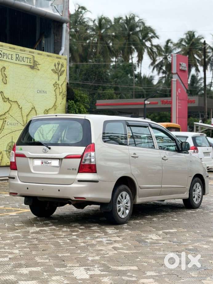 Toyota Innova 2.5 G (diesel) 7 Seater Bs Iv, 2015, Diesel