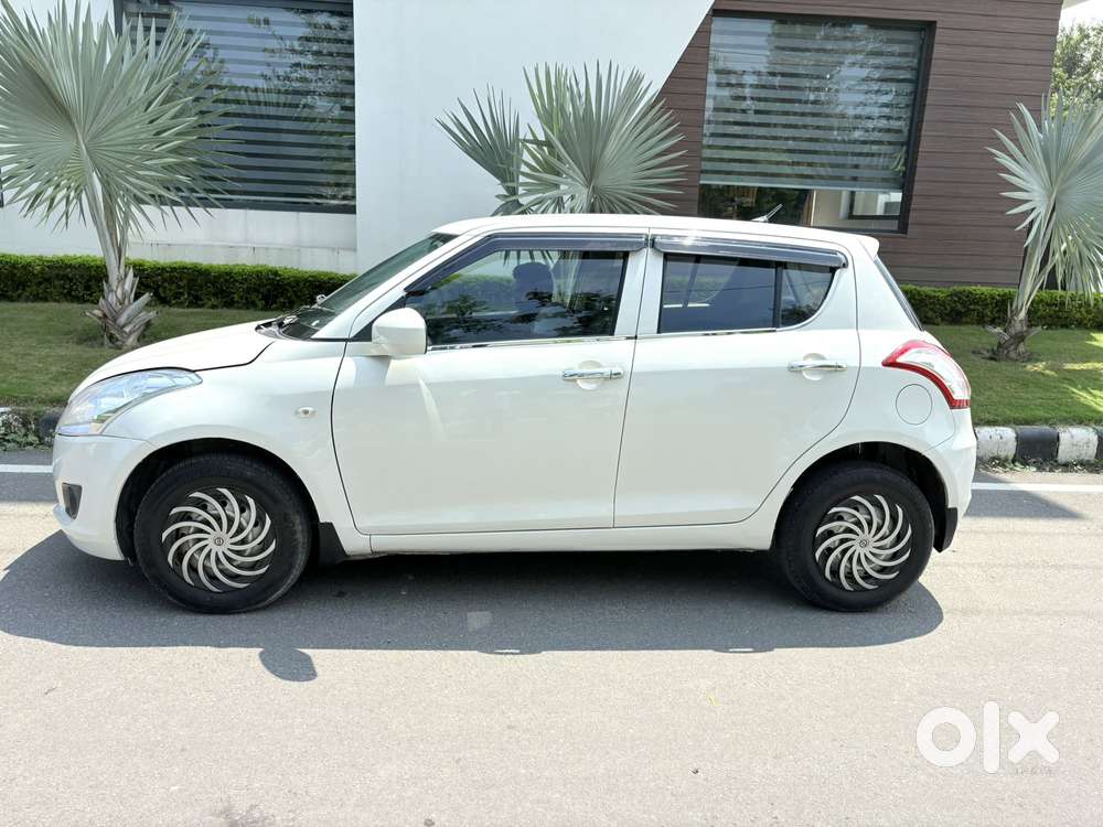 Maruti Suzuki Swift Lxi Option, 2012, Petrol