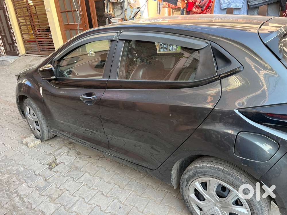 Tata Altroz 2021 Petrol 15000 Km Driven