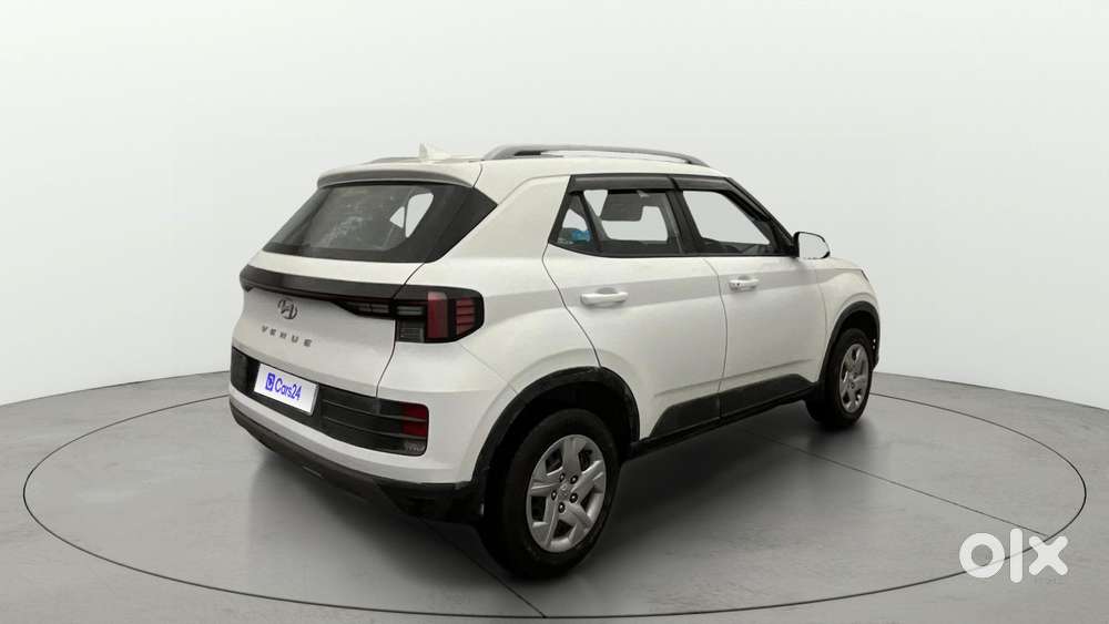 Hyundai Venue 1.2 S (o), 2022, Petrol