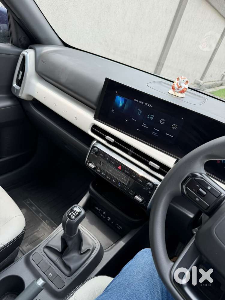 Hyundai Venue Sx Mt, 2025, Petrol
