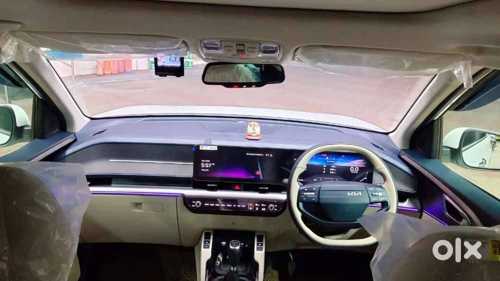 Kia Carens Clavis 2025