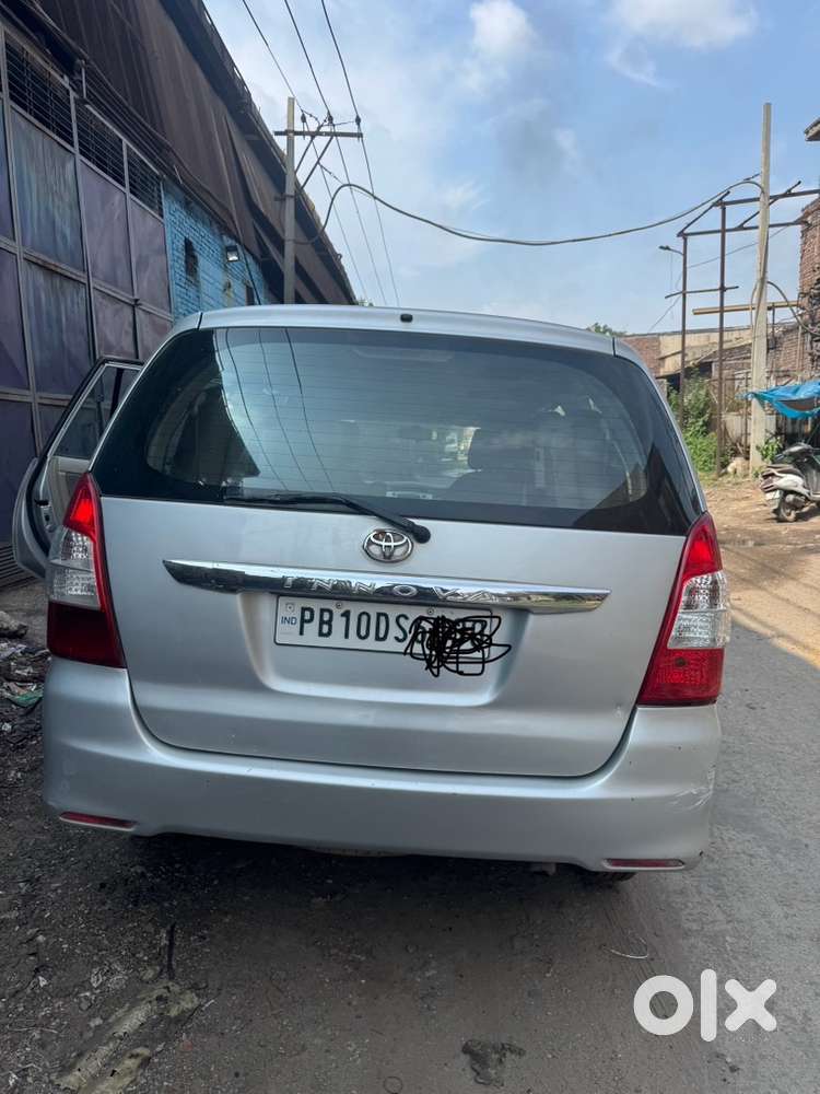 Toyota Innova Diesel 2012