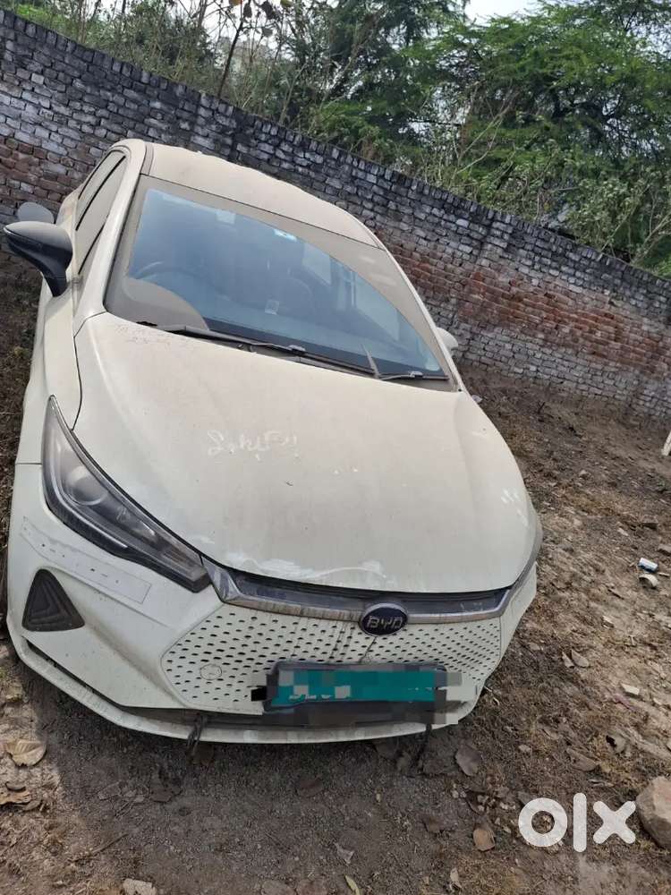Byd E6 2023 Electric 150000 Km Driven