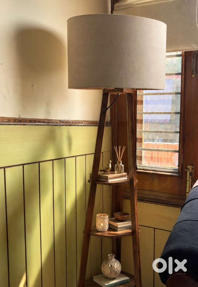 Floor lamp