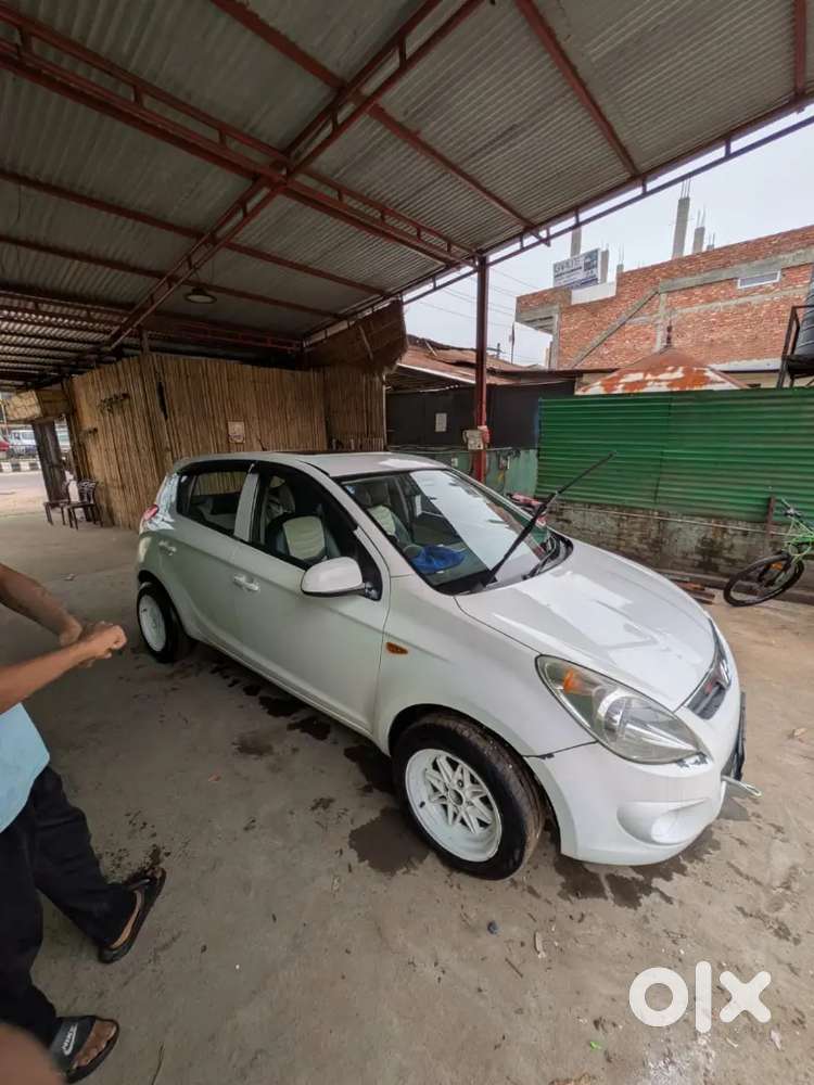 Engine Sound Problem Car In Working Condition With Sunroof Speaker
