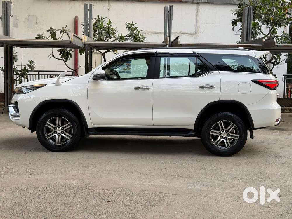 Toyota Fortuner 4x2 At 2.7 Petrol, 2022, Petrol