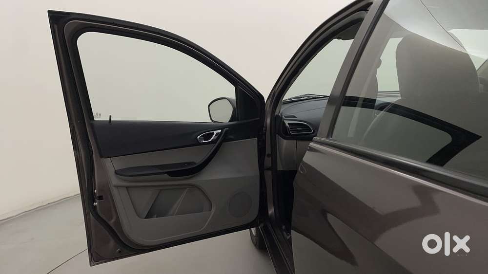 Tata Tiago 1.2 Revotron Xz Wo Alloy, 2016, Petrol