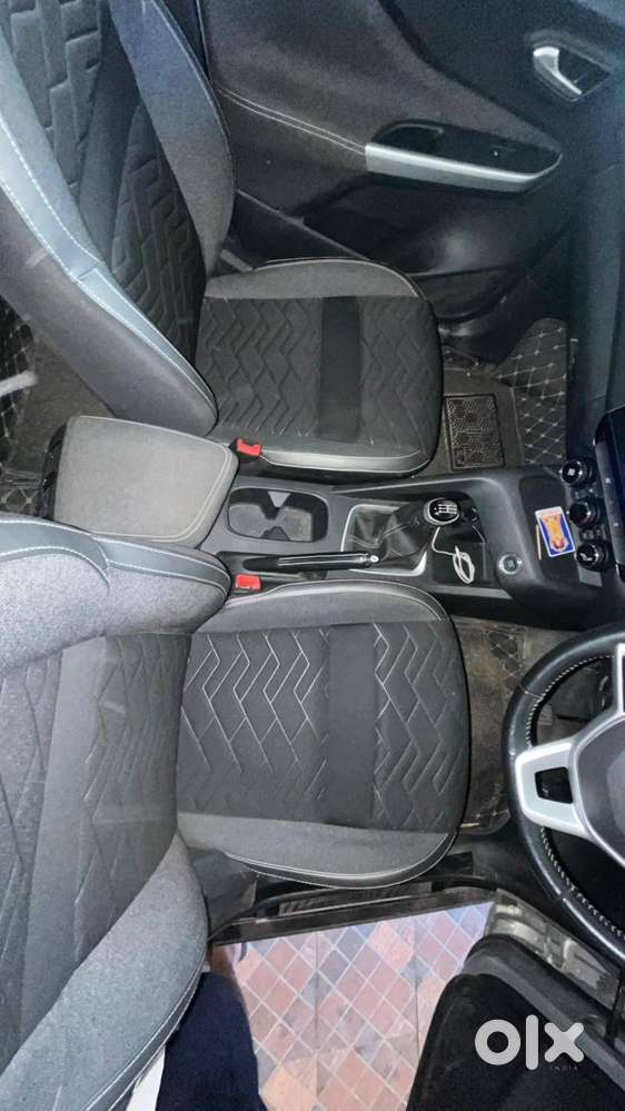 Nissan Magnite Top End 2021 Petrol 15099 Km Driven