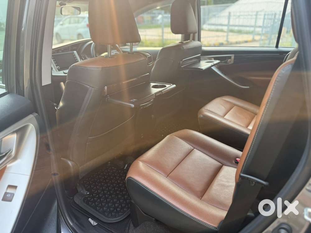 Toyota Innova Crysta, 2022, Petrol