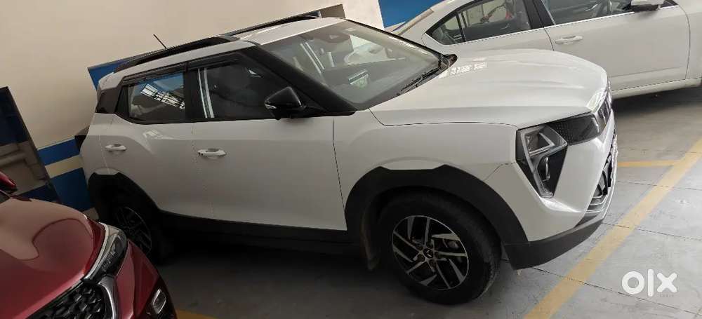2024 Mahindra 3xo Ax5l 1.2 Tgdi Mt | Warranty | 10,400 Kms
