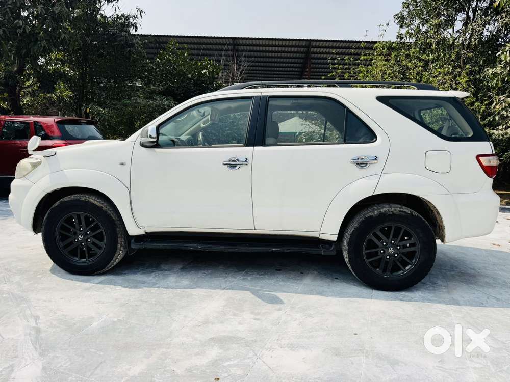 Toyota Fortuner 3.0 4x4 Manual, 2011, Diesel