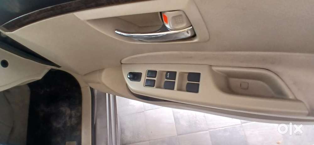 Maruti Suzuki Swift Dzire Zdi Plus , 2013, Diesel