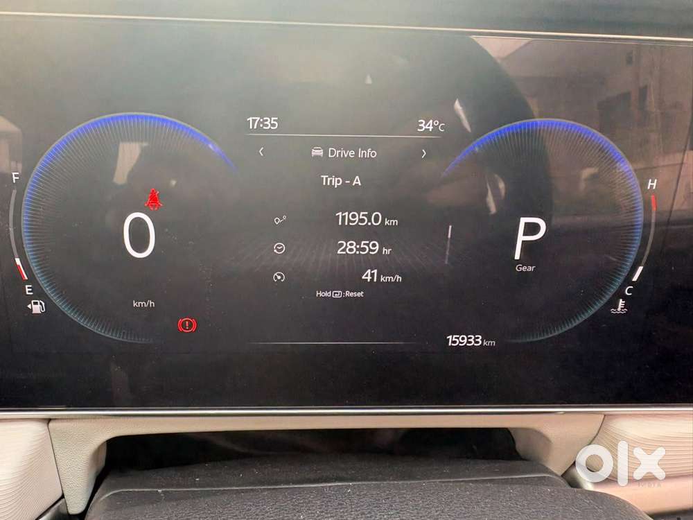 Mahindra Xuv700 2.2 Ax 5 Diesel At 7 Str, 2025, Diesel
