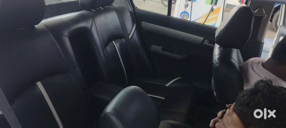 Maruti Suzuki Swift Dzire 2011