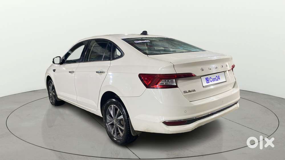 Skoda Slavia 1.0 Tsi Style At, 2023, Petrol