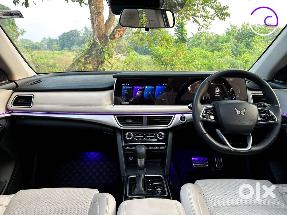 Mahindra Xuv700 2.2 Ax 7 Diesel At Luxury Pack Str, 2022, Diesel