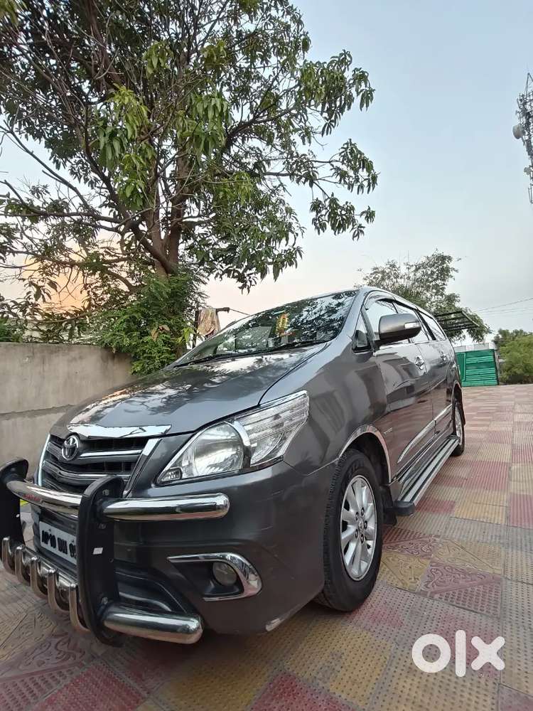 Toyota Innova 2014 Diesel 130000 Km Driven
