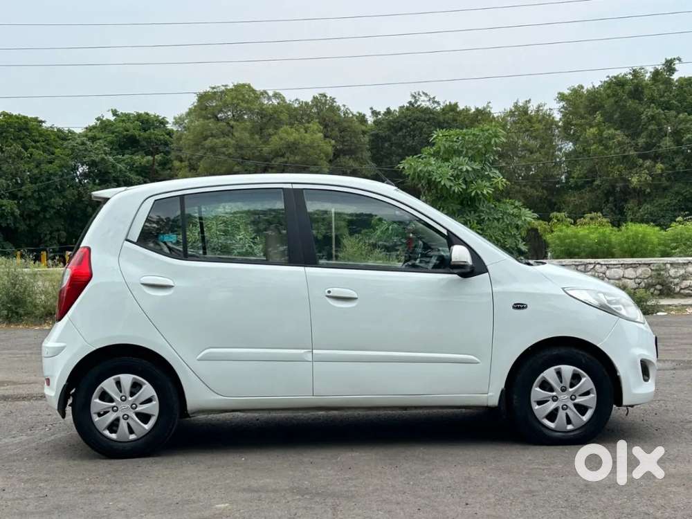 Hyundai I10 Sportz At, 2012, Petrol