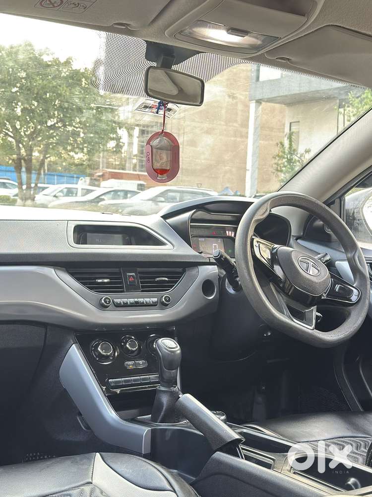 Tata Nexon 1.2 Revotron Xt, 2022, Petrol