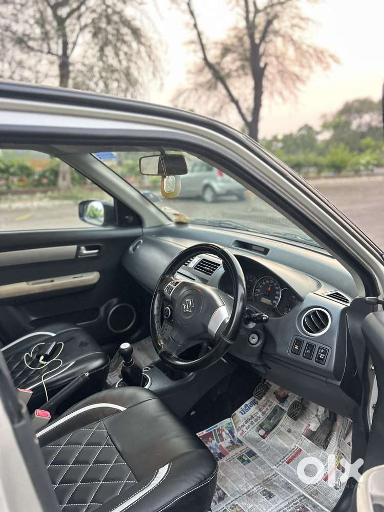 Maruti Suzuki Swift Dzire Zxi, 2011, Petrol
