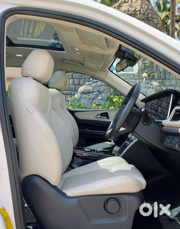 Mahindra Xuv700 2.2 Ax 7 Diesel At Luxury Pack Str, 2024, Diesel