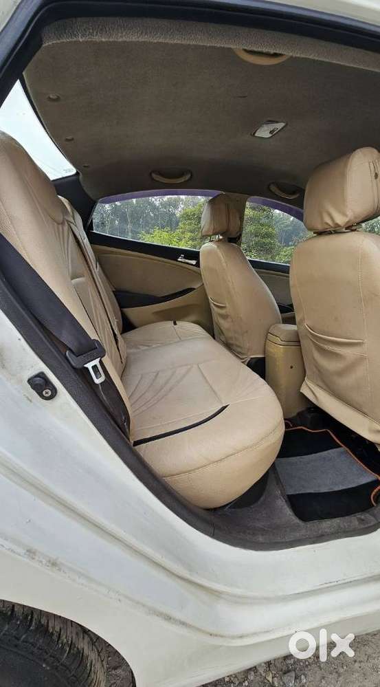 Hyundai Verna Fluidic 1.6 Vtvt Sx, 2012, Petrol