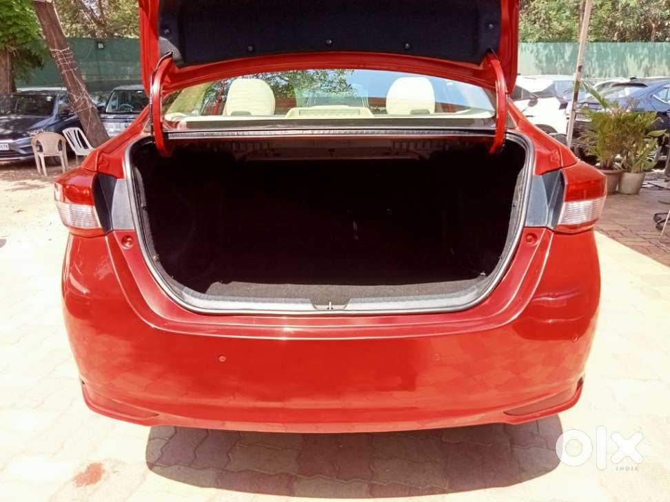 Toyota Yaris V Cvt, 2018, Petrol