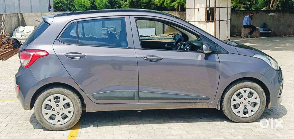 Hyundai Grand I10 Sportz, 2016, Petrol