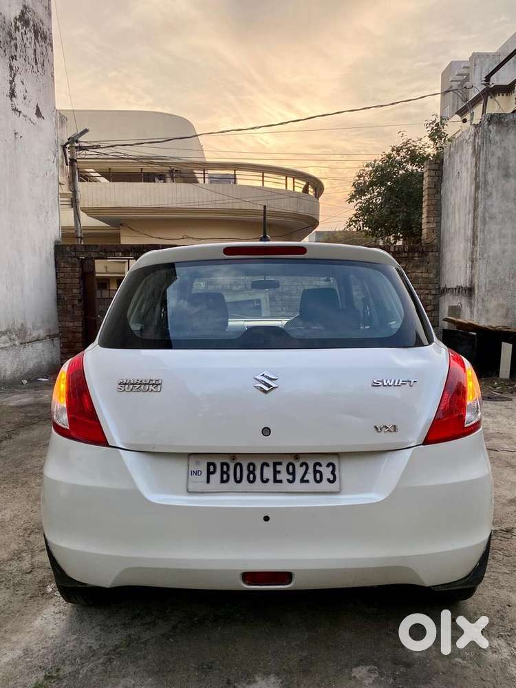 Maruti Suzuki Swift Vxi + Manual, 2012, Petrol