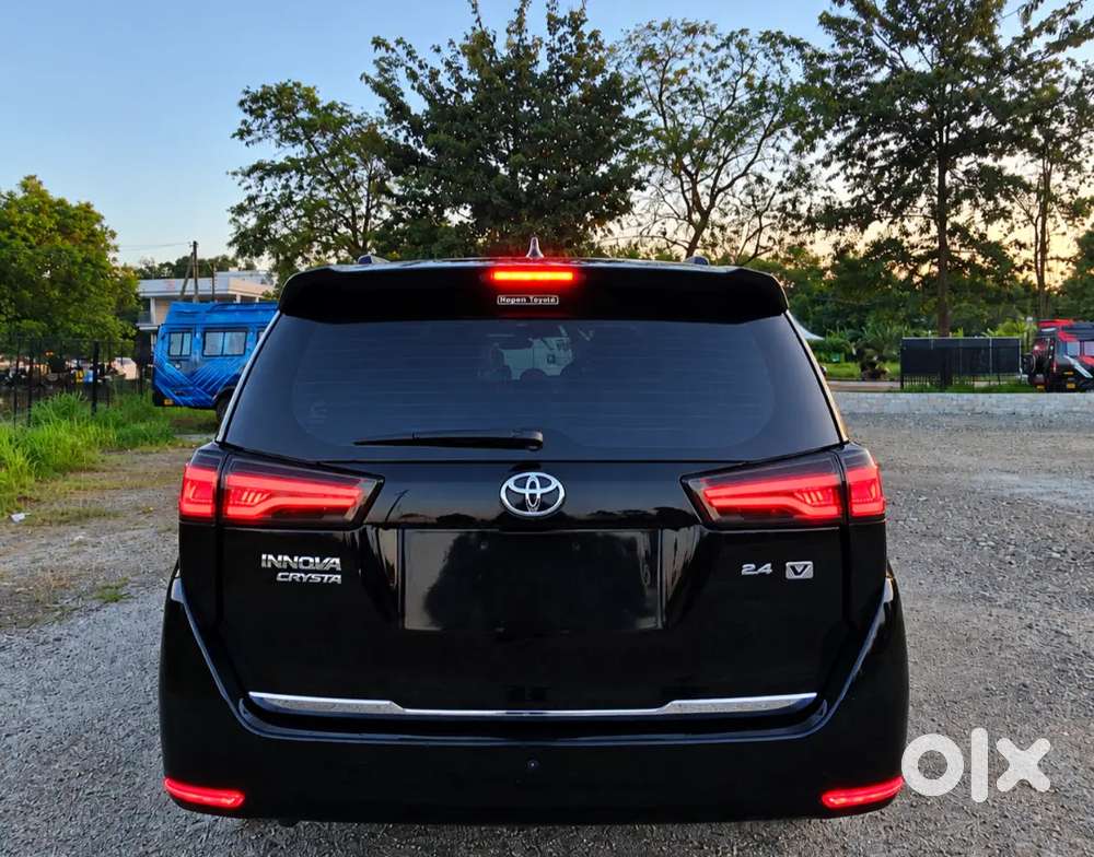 Toyota Innova Crysta 2023