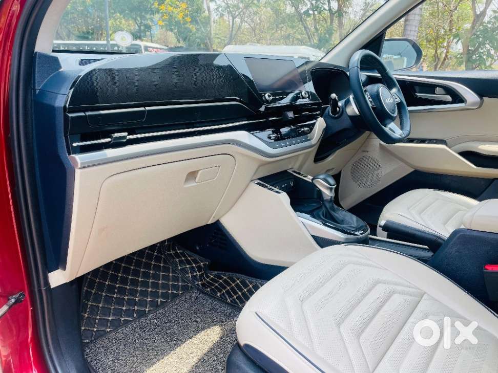Kia Carens 1.4 Luxury Plus 6 Str, 2023, Petrol