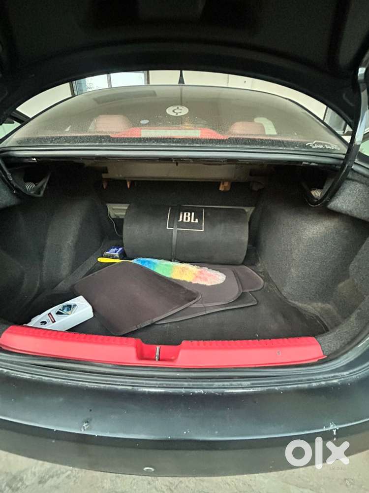 Volkswagen Vento Petrol 2011