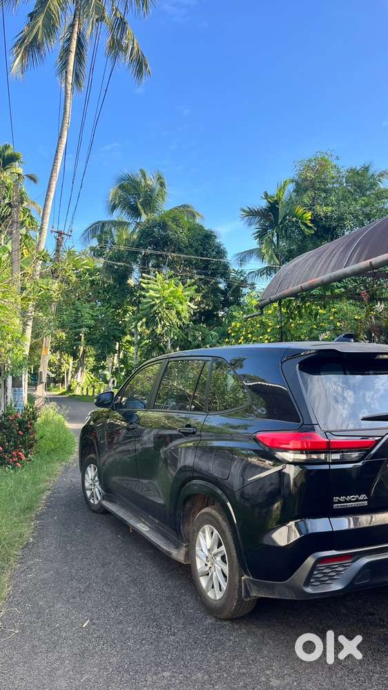 Toyota Innova Hycross 2023 Automatic