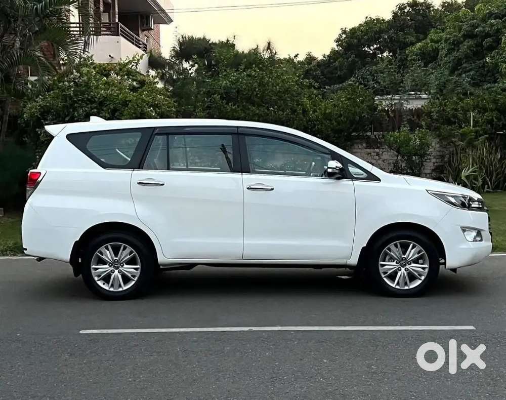 Toyota Innova Crysta 2016 Diesel 47000 Km Driven
