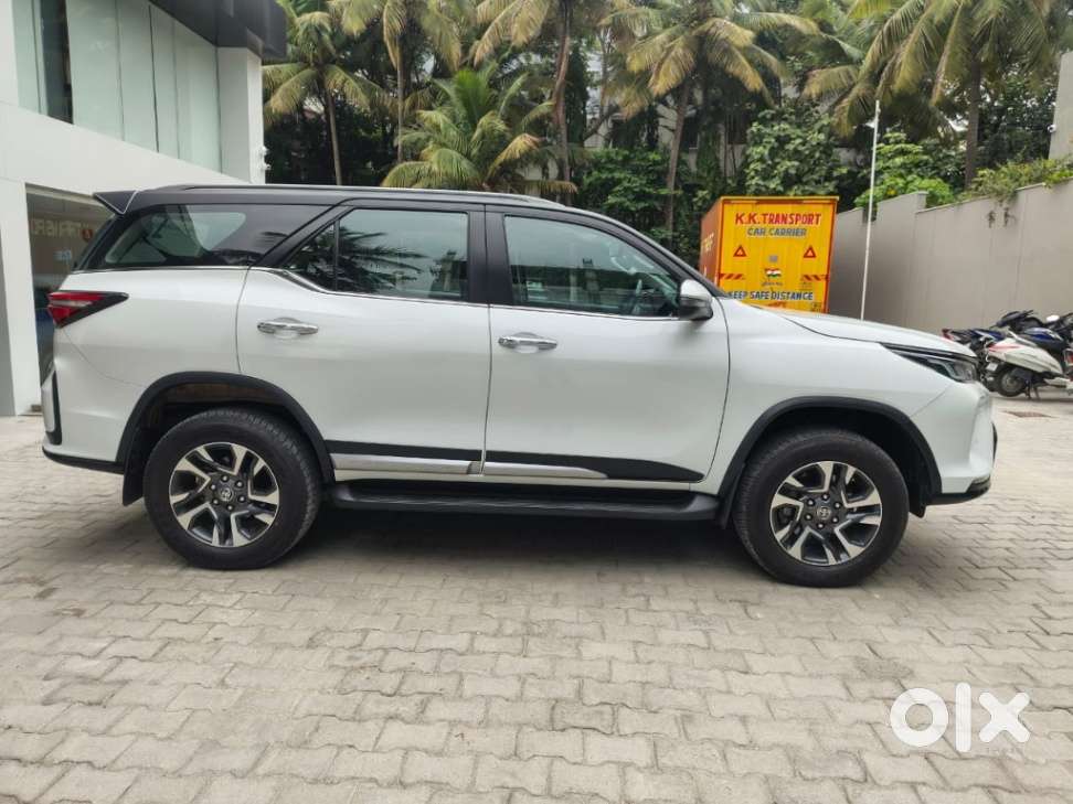 Toyota Fortuner Legender 4x4 At 2.8, 2024