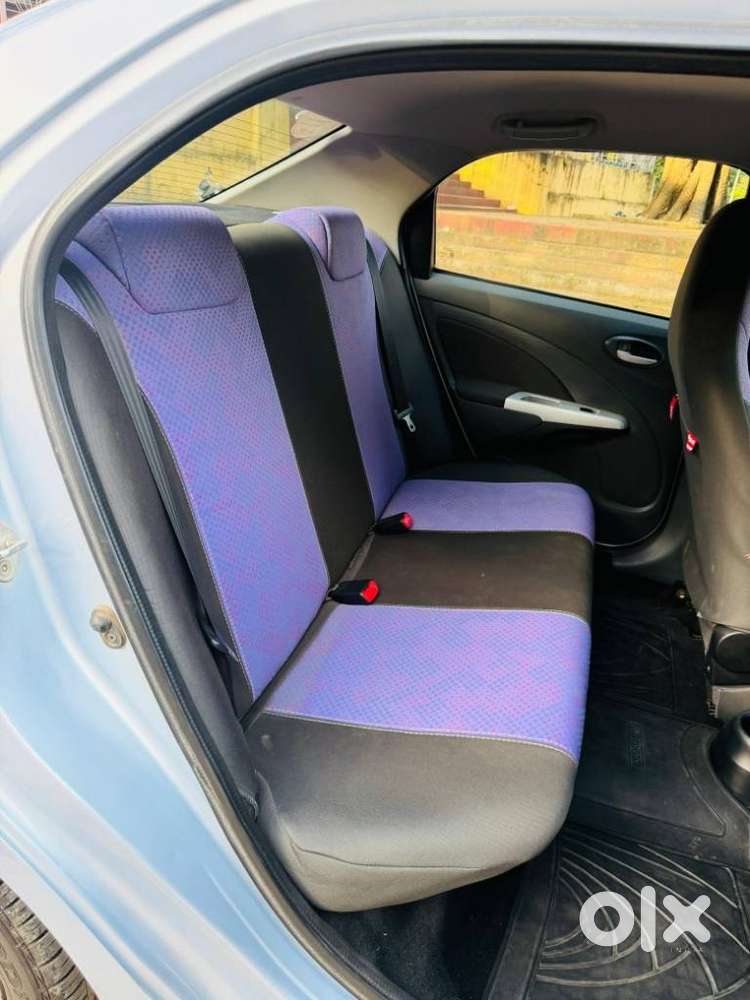 Toyota Etios V, 2012, Petrol