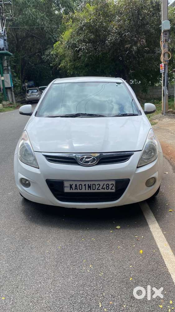 Hyundai I20 2010-2012 1.4 Asta At With Avn, 2011, Petrol