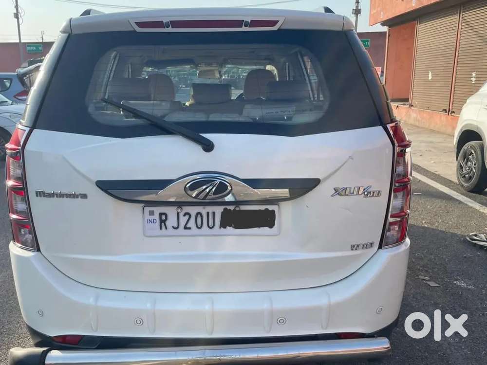 Mahindra Xuv500 2015 Diesel 123000 Km Driven With Sunroof